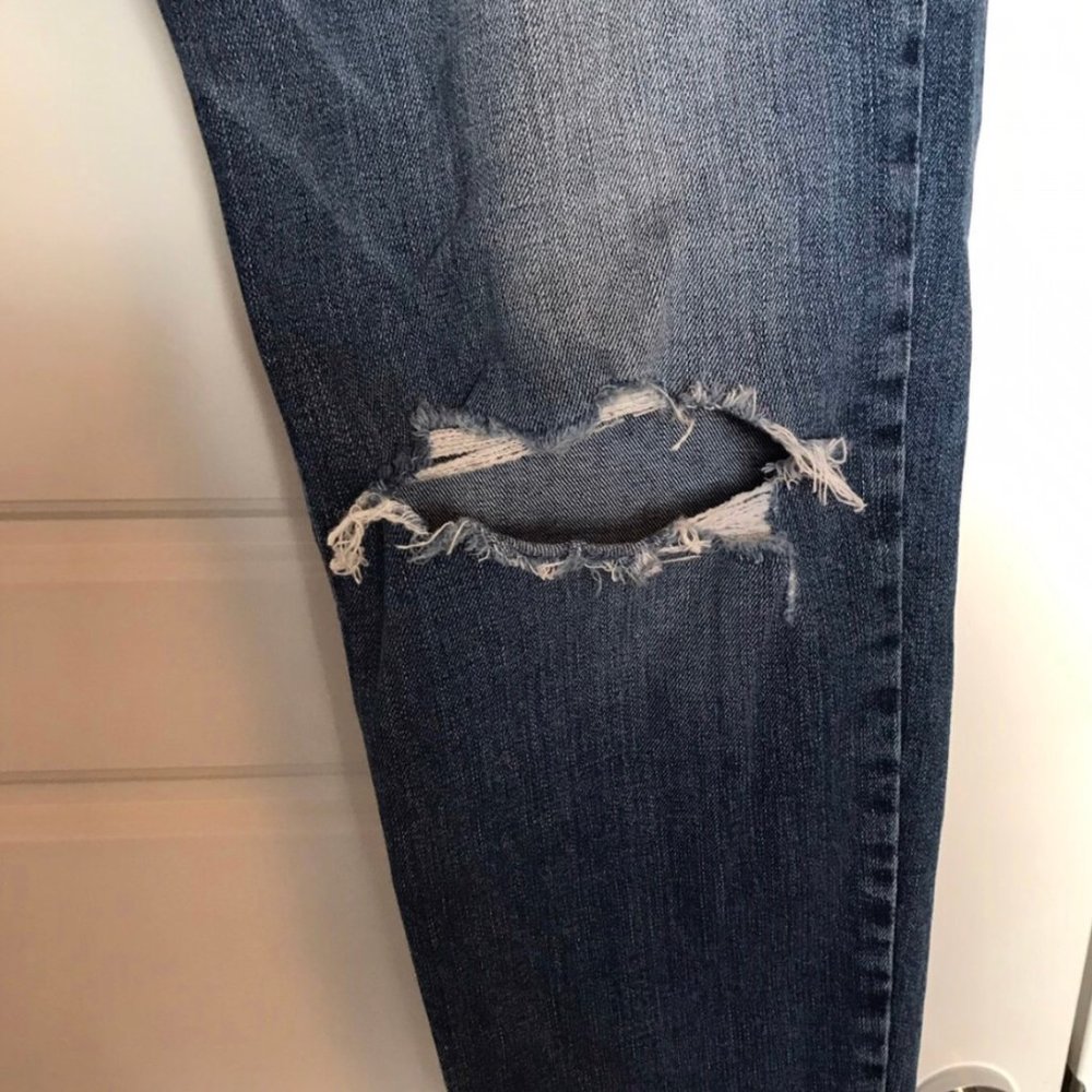 Zara Ripped Slim Fit Jeans - Picture 4 of 5